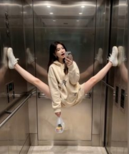 AI生成电梯一字马美女制作教程,条条流量上万,别再在外面被割韭菜了,全流程实操插图1 AI生成电梯一字马美女制作教程,条条流量上万,别再在外面被割韭菜了,全流程实操